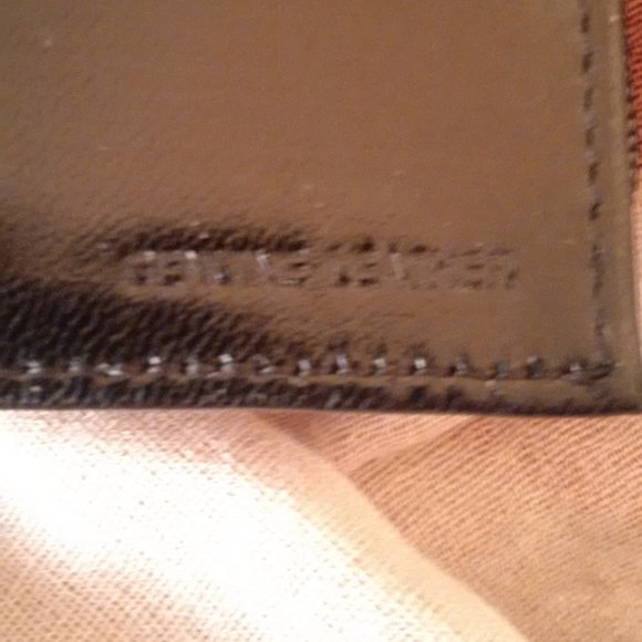 Kenneth Cole Wallet FINAL SALE - Picture 4 of 5